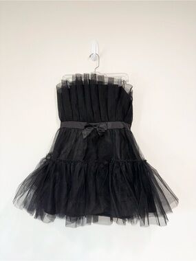 Black Strapless Tulle Party Dress